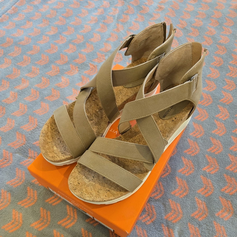 Adrienne Vittadini Sport Cables Wedge Women's Size 11 Sandal in Taupe and White
